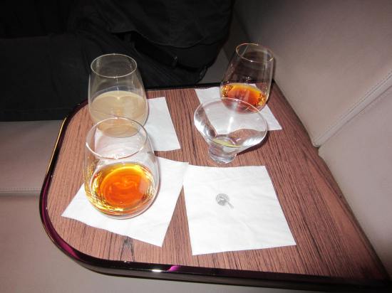 Qatar a380 bar table